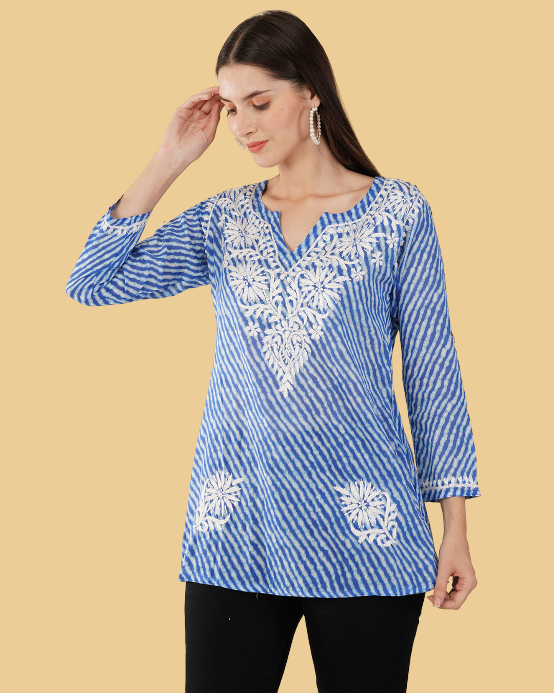LEHERIYA SHORT CHIKANKARI KURTI