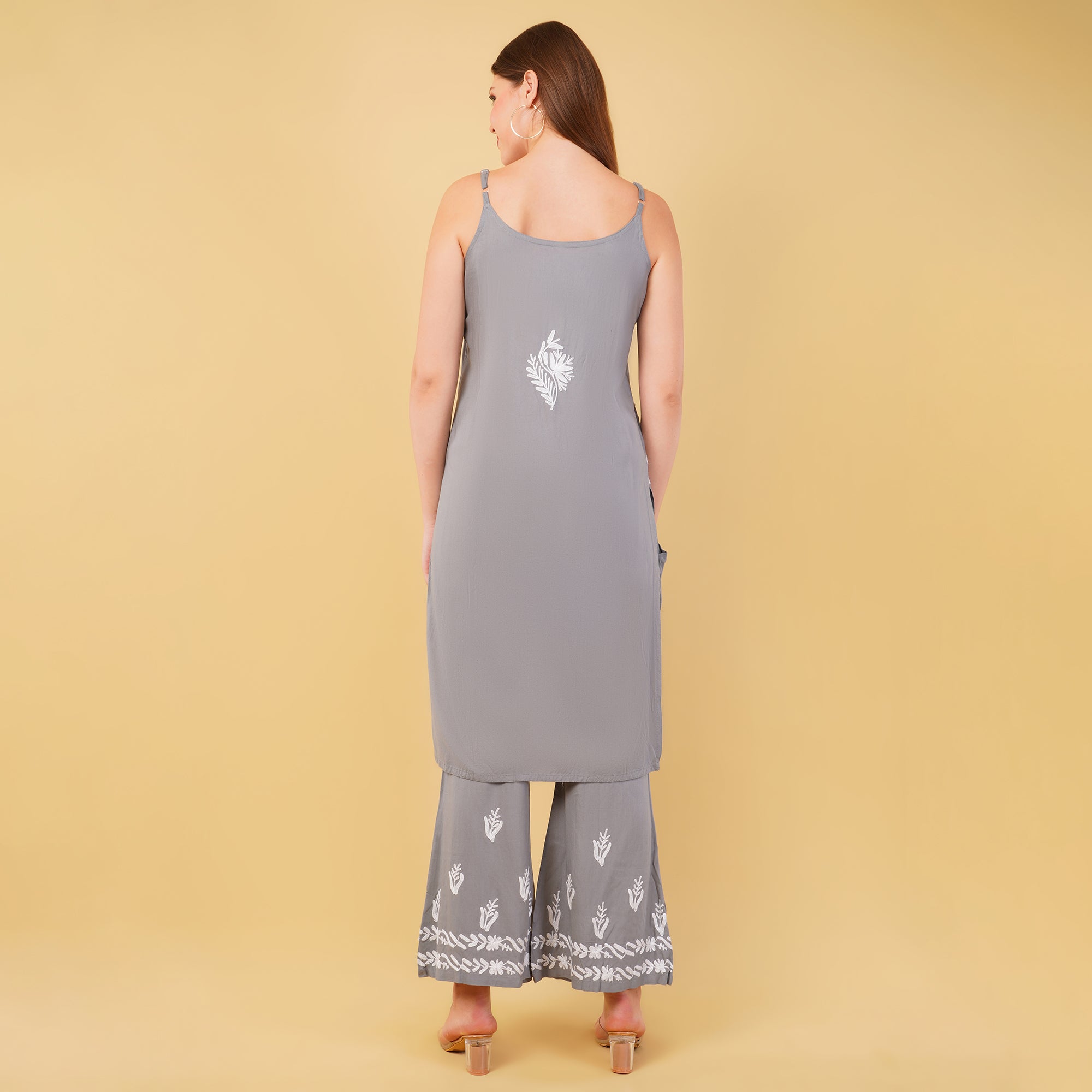 SLEEVELESS CHIKANKARI COORD SET