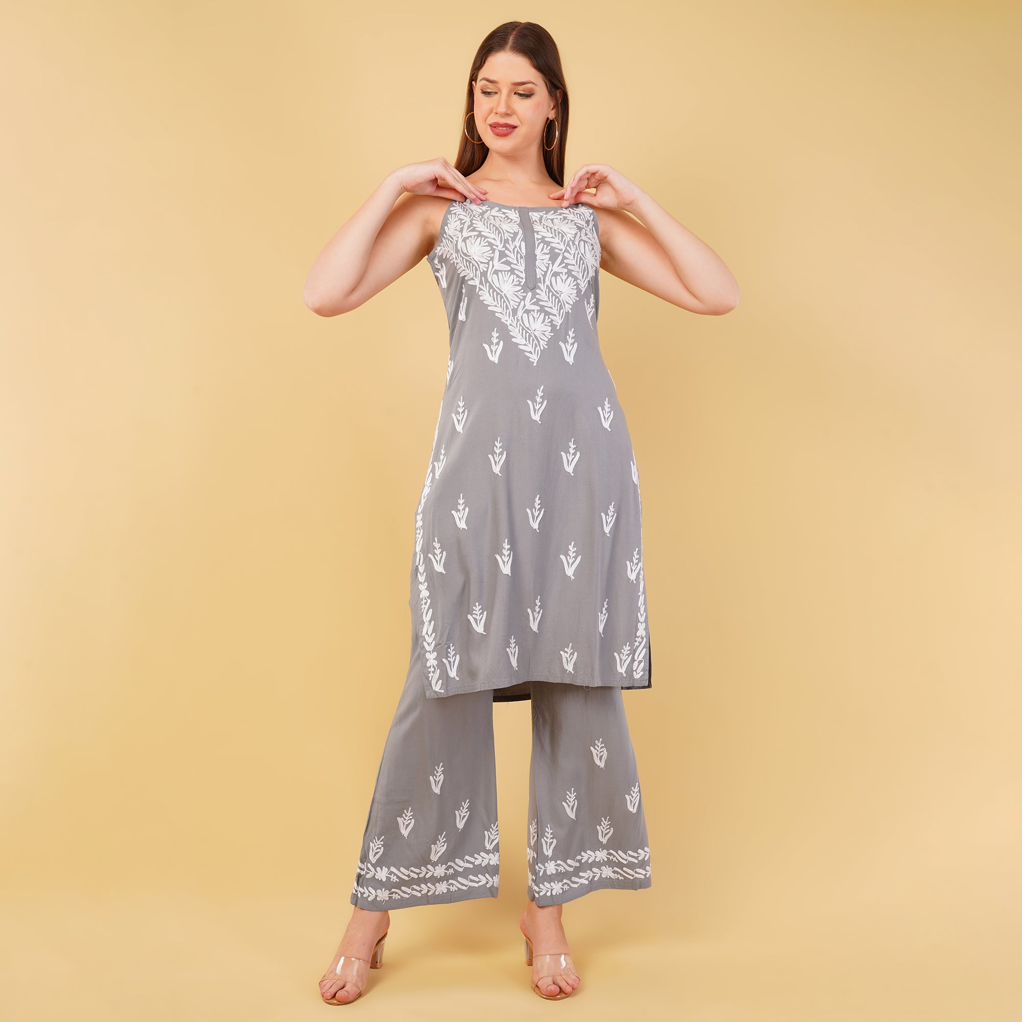 SLEEVELESS CHIKANKARI COORD SET