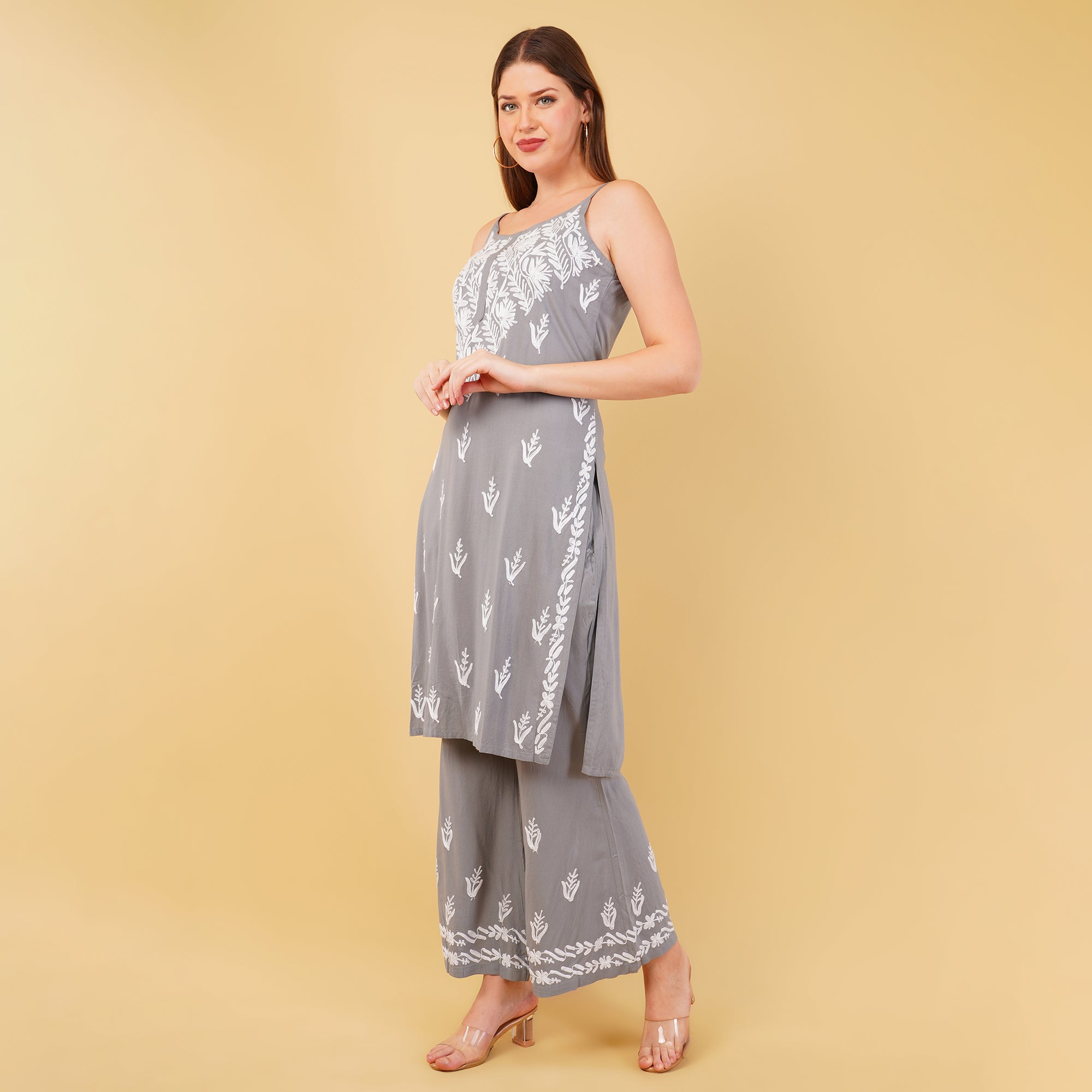 SLEEVELESS CHIKANKARI COORD SET