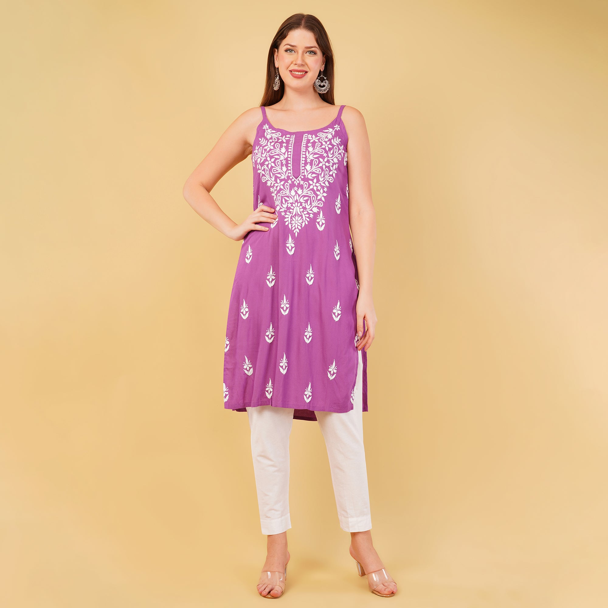NOODLE STRAP CHIKANAKARI KURTA