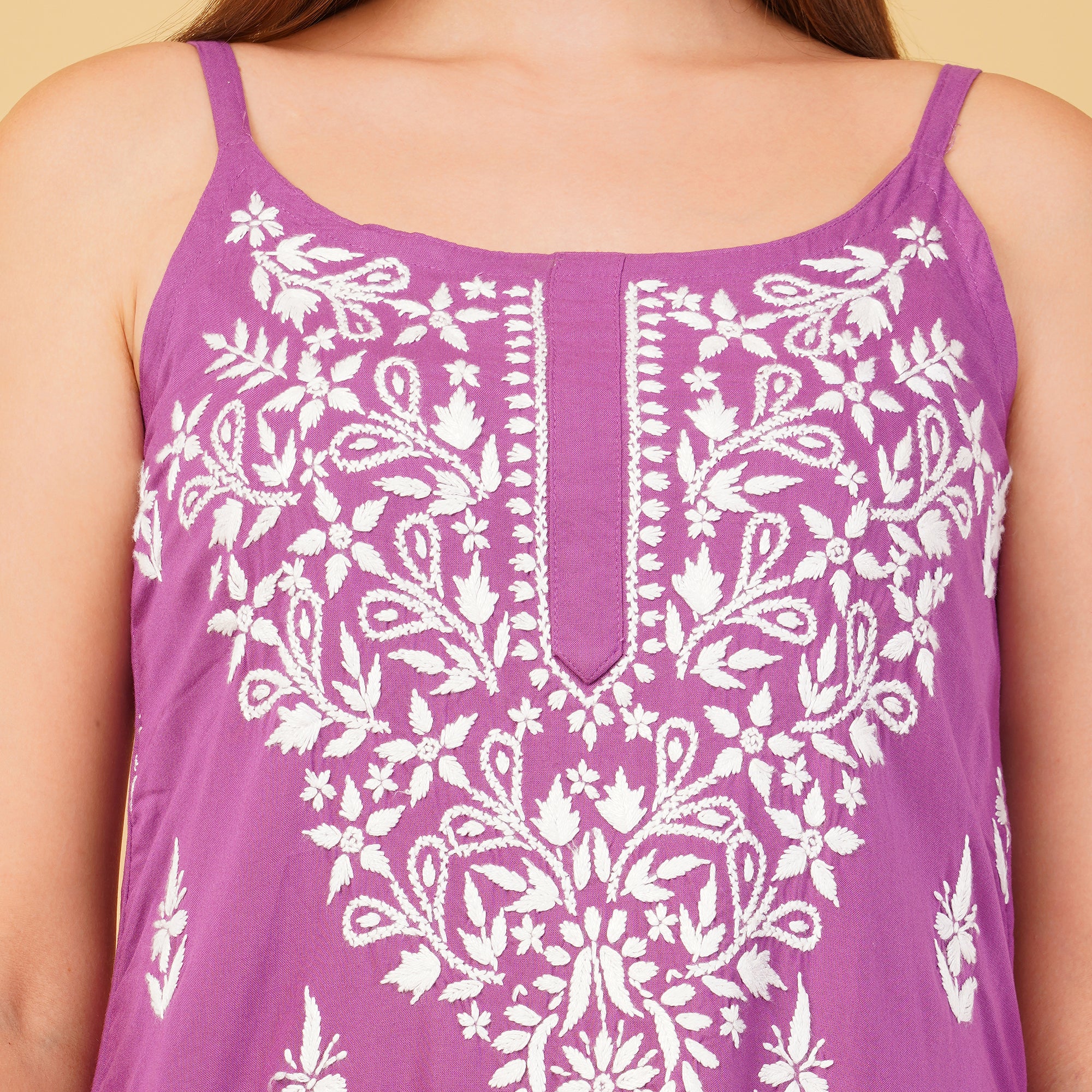 NOODLE STRAP CHIKANAKARI KURTA