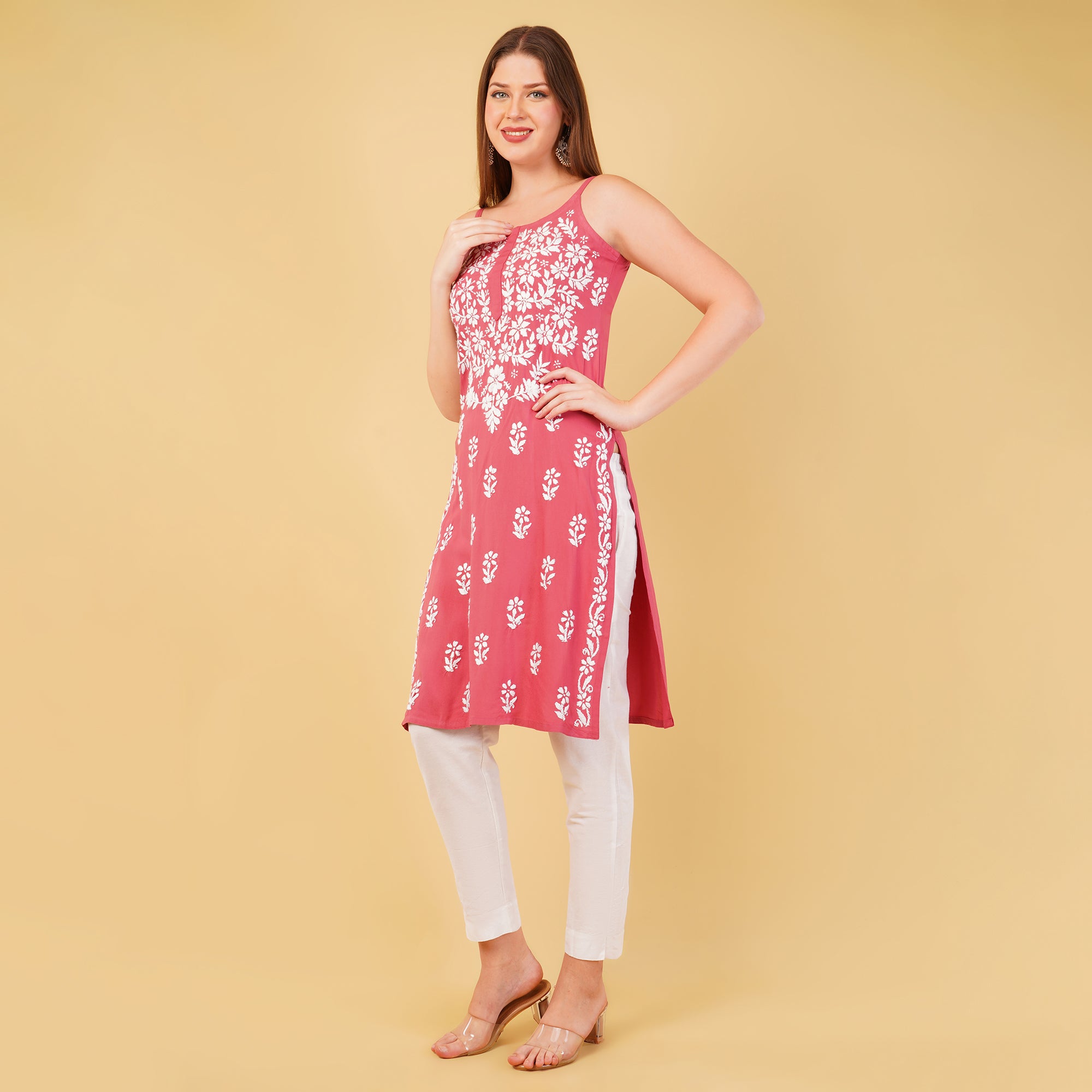 NOODLE STRAP CHIKANAKARI KURTA