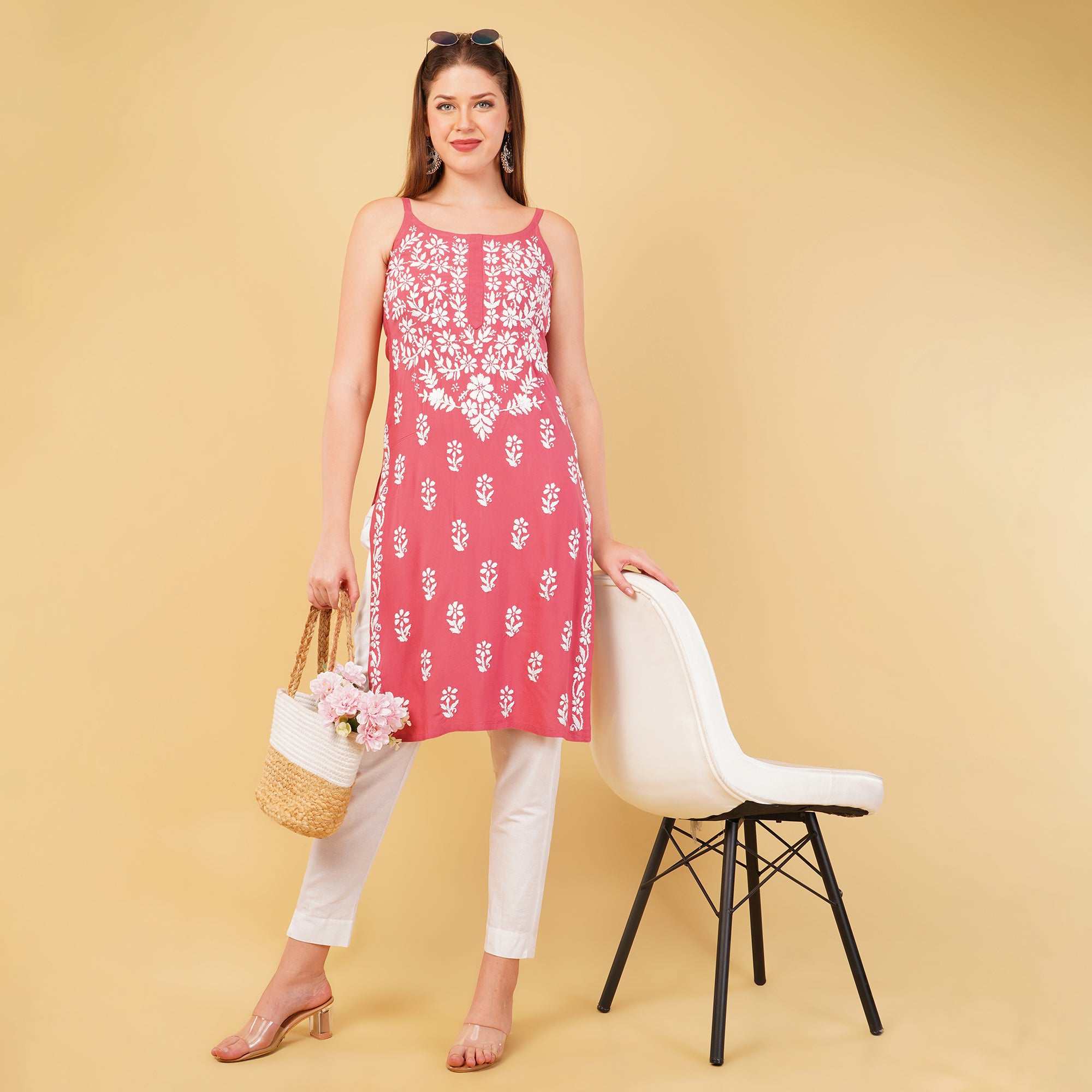 NOODLE STRAP CHIKANAKARI KURTA