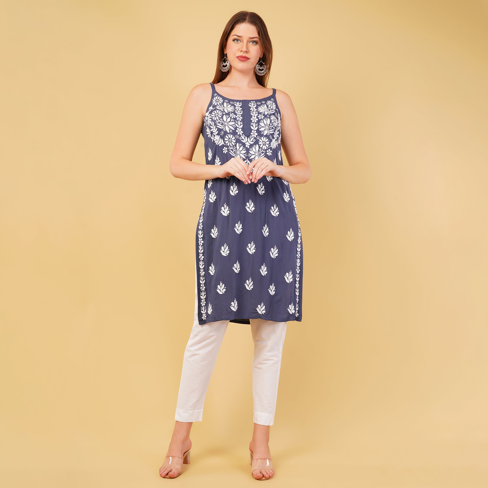 NOODLE STRAP CHIKANAKARI KURTA