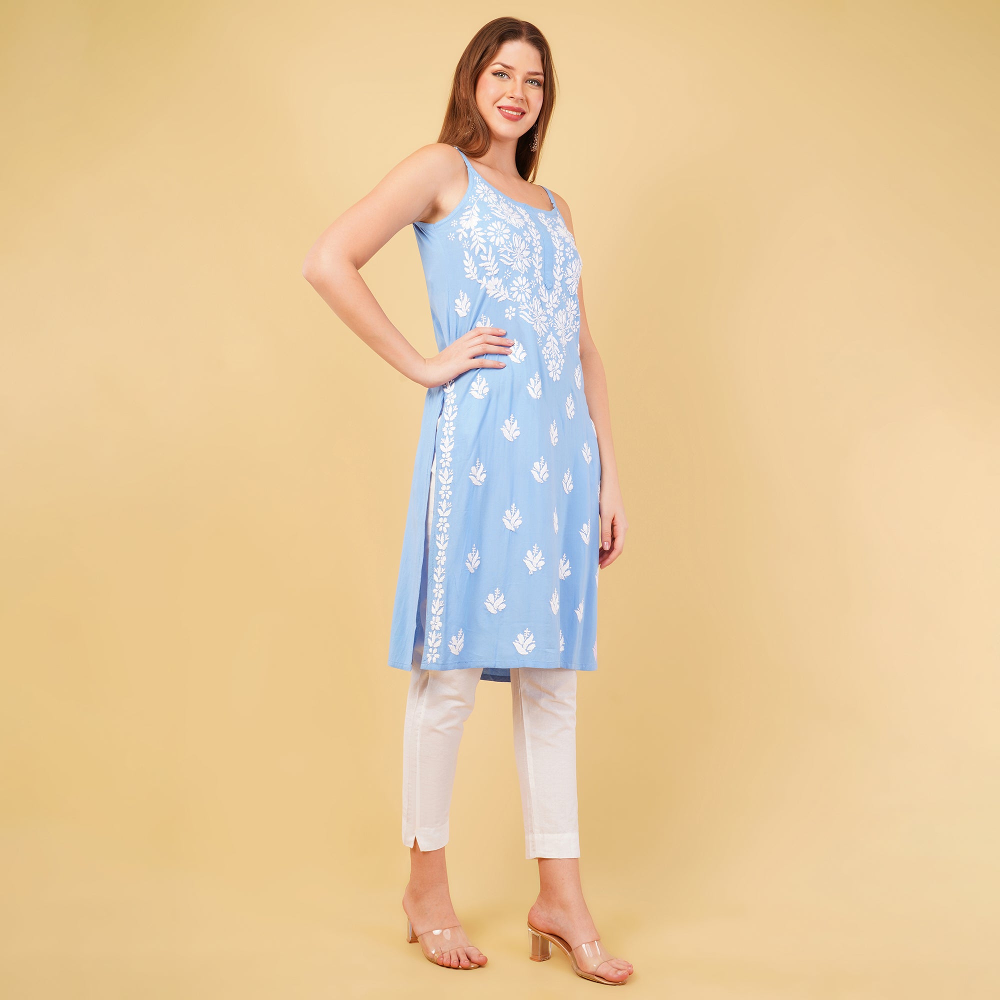 NOODLE STRAP CHIKANAKARI KURTA